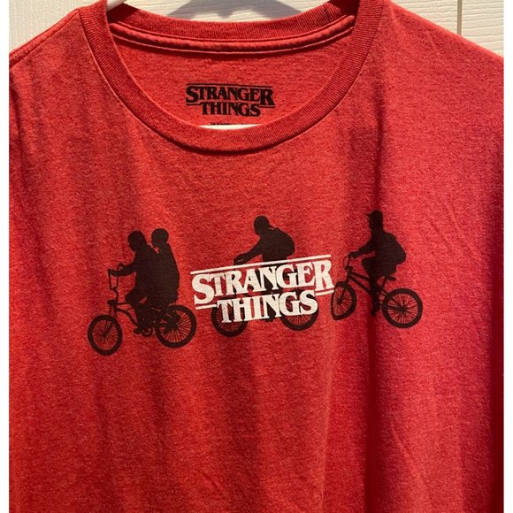 Stranger Things Tee‎ Shirt XXL Red Cotton Poly Blend, Netflix - Picture 3 of 4